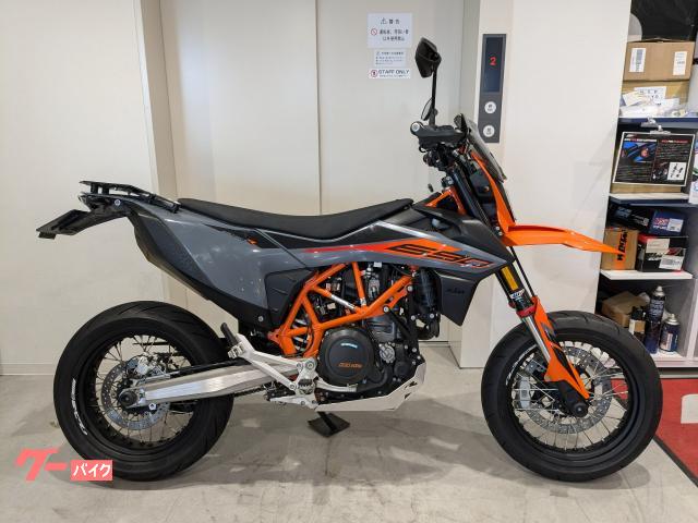 ＫＴＭ ６９０ＳＭＣ Ｒ｜ＫＴＭ ＴＯＫＹＯ ＢＡＹ（Ｈｕｓｑｖａｒｎａ Ｍｏｔｏｒｃｙｃｌｅｓ ＴＯＫＹＯ ＢＡＹ ， ＧＡＳＧＡＳ ＴＯＫＹＯ  ＢＡＹ ）｜新車・中古バイクなら【グーバイク】