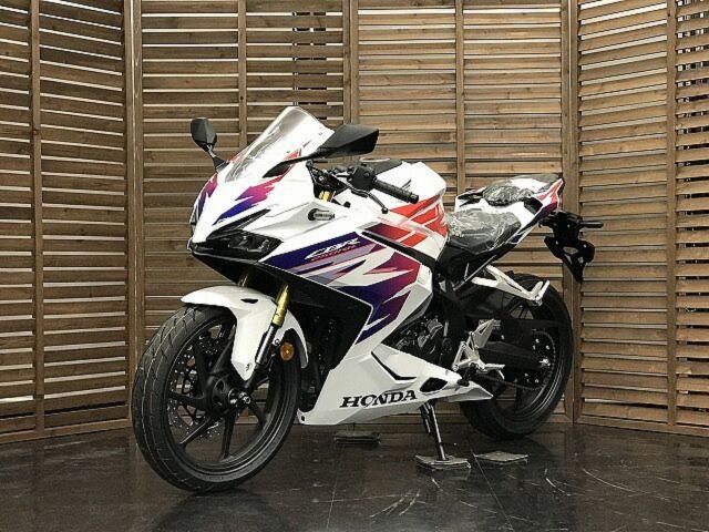 ホンダ CBR250RR 2025年モデル パールグレアホワイト