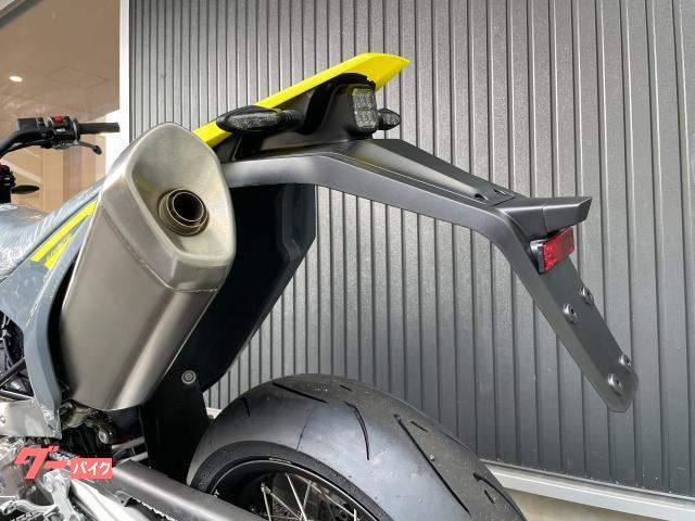 HUSQVARNA 701スーパーモト 2023年モデル