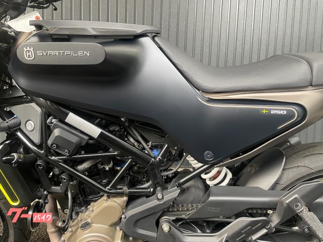 【レア】ハスクバーナ　スヴァルトピレン　ラゲッジキャリア HUSQVARNA スヴァルトピレン250 2022 ETC USB