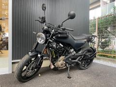 ＨＵＳＱＶＡＲＮＡ　スヴァルトピレン２５０　２０２２　ＥＴＣ　ＵＳＢ−Ａ　ＫＩＪＩＭＡリアキャリア　２０ｍｍハンドルアップ　ラジエーターガード