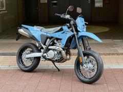 スズキ　ＤＲ−Ｚ４ＳＭ　２０２６年　ニューモデル　正規　新車