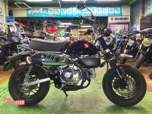 モンキー１２５　’２０２４　シーンシルバーメタリック（ブラックカラー）　ＵＳＢ電源装備　フォグランプ装備
