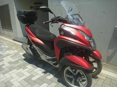 トライク　ヤマハ　トリシティ１２５トライク　マットレッド　キャリアボックス付き
