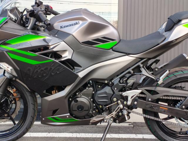 カワサキ Ninja 400 メタリックマットグラファイトグレー