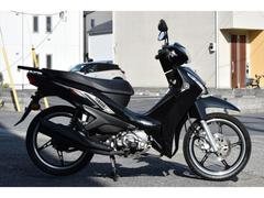 ヤマハ　Ｔ１１５　ＬＥＤヘッドライト　メットインボックス　自動遠心クラッチ　フューエルインジェクション