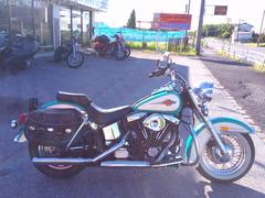 ＨＡＲＬＥＹ−ＤＡＶＩＤＳＯＮ　ＦＬＳＴＣ　ヘリテイジソフテイルクラシック　１９９２Ｙ　サンダンスＦＣＲキャブ　ボマーマフラー　前後エンジンガード付き