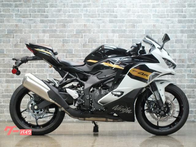 スポーツバイク ブラック クリームタイヤ カワサキ Ninja ZX－4R SE 2026年モデル 新車｜ビー