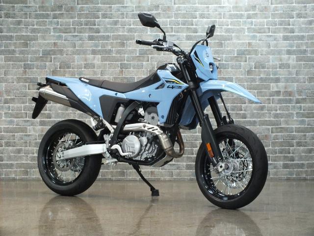 専用ページ賞味期限記載済 カワサキ Ninja ZX－4RR 2024年モデル 40周年