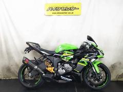 カワサキ　Ｎｉｎｊａ　ＺＸ−６Ｒ　フェンダーレス　ＡＫＲＡＰＯＶＩＣマフラー　ＢａｂｙＦａｃｅステップ　ＥＴＣ２．０　車検２年　カスタム多数