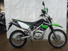 カワサキ　ＫＬＸ１２５　２０１０年モデル　ＯＶＥＲマフラー　ナックルガード