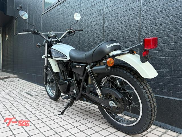 カワサキ 250TR 2005年モデル ポーラホワイト 5速MT カワサキ 250TR 2005年モデル ポーラホワイト 5速MT