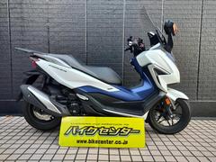 ホンダ　フォルツァ　ＡＢＳ　２０２１年モデル　パールホライゾンホワイト　ＥＴＣ２．０　グリップヒーター　マルチバー　ＬＥＤ　リアキャリア