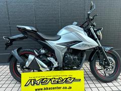 スズキ　ＧＩＸＸＥＲ　１５０　２０２０年モデル　ＡＢＳ　ソニックシルバーメタリック／グラススパークルブラック　ノーマル　インジェクション