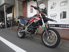 カワサキ　Ｄトラッカー１２５オレンジブラックバージョンインジェクションギアバイク