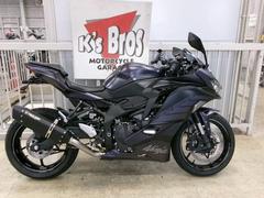 カワサキ　Ｎｉｎｊａ　ＺＸ−２５Ｒ　ＳＥ　　フルエキマフラー・フェンダレスキット・ＥＴＣ・マルチバー付き