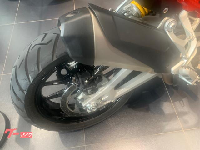 DUCATI V4S 2023 — миниатюра 6