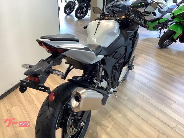 カワサキ Ninja ZX－4R SE ETC2．0 USB ハンドル