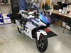 ヤマハ　ＹＺＦ−Ｒ２５　ＡＢＳ　２０２５年モデル　マットパールホワイト