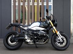 ＢＭＷ　Ｒ　ｎｉｎｅＴ　ＢＭＷ認定中古車　フロントカウル　ＥＴＣ　フェンダーレス　アクラボヴィッチ　グリップヒーター