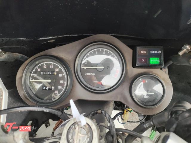 ヤマハ FZR400 水冷DOHC4気筒・アルミデルタボックス