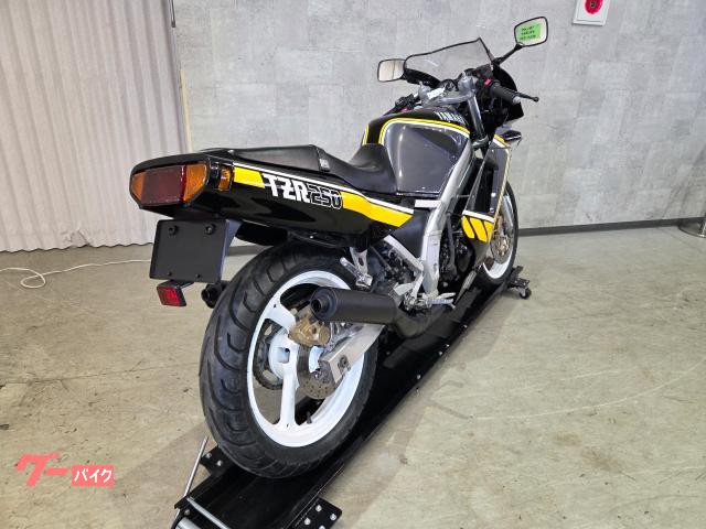 ヤマハバイクＣＵＸ１００ｃｃ Check out this 1987 Yamaha FZX750 Baby V-Max looking sharp in its