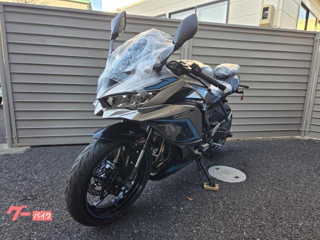 カワサキ Ninja ZX－25R SE 登録済み未使用車 74711