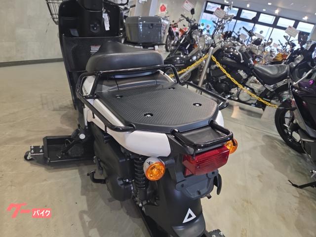 ホンダ ベンリィ110 グリップヒーター・インナーラック・大型前カゴ ホンダ ベンリィ110 グリップヒーター・インナーラック・大型前カゴ