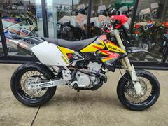 スズキ　ＤＲ−Ｚ４００ＳＭ　ヨシムラチタン／カーボンマフラー・ＦＣＲ他パーツ付　６８４２０