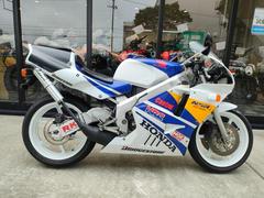 ホンダ　ＮＳＲ２５０Ｒ　１９９０年ＭＣ２１型・ガルアーム・Ｊａｈａチャンバー付き　６９４２５