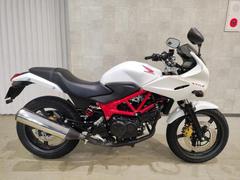 ホンダ　ＶＴＲ２５０Ｆ　ＦＩインジェクション・ＥＴＣ・エンジンガード付　６９２５９