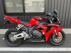 CBR1000RR 逆車 車検5年3月 予備外装付き ホンダ CBR1000RR C-ABS 逆輸入車 2015年式 SC57の諸元・スペック情報