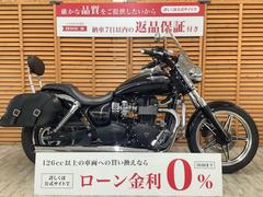 ＴＲＩＵＭＰＨ　スピードマスター　２０１２年モデル　スクリーン　エンジンガード　サイドバック装備