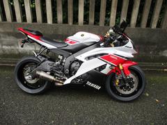 ヤマハ　ＹＺＦ−Ｒ６　ＷＧＰ５０ｔｈ　Ａｎｎｉｖｅｒｓａｒｙ　アクラポヴィッチサイレンサー　バックステップ　フェンダーレスキット　等