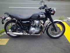 カワサキ　Ｗ４００　トライアンフタイプマフラー　エンジンガード　サドルバックサポート　リアキャリア