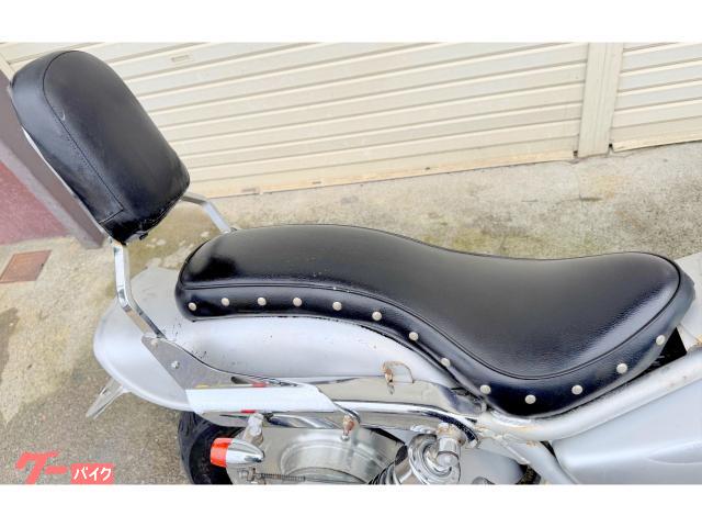 マグナ250 ホンダ V-TWIN MAGNA２５０ コブラシート全年式 美品】V-TWIN マグナ250用コブラシート・タックロール - メルカリ
