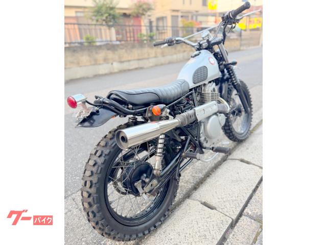 フロントアップフェンダー　vmx スクランブラー　グラストラッカー　SR Front Fender YAMAHA SR400 SR500スクランブラスタイルアルミ