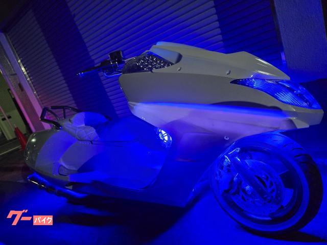 マグザム　動画あり！マグザム　ブルーネオンＬＥＤ　Ｂｌｕｅｔｏｏｔｈオーデイオ２スピーカー／ガラスコーティング済／／ＬＥＤ多数