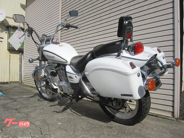 スズキ ＧＺ１２５ＨＳ ノーマル車 パールホワイト ２０１０年モデル 大型バンパー リアボックス標準装備｜小出輪業｜新車・中古バイクなら【グーバイク】