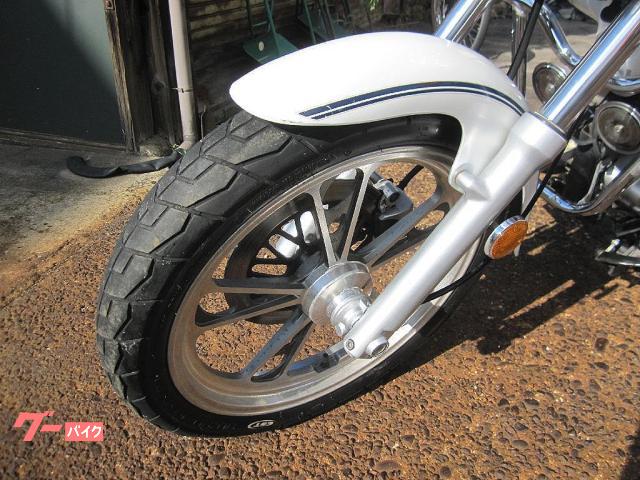 スズキ ＧＺ１２５ＨＳ ノーマル車 パールホワイト ２０１０年モデル 大型バンパー リアボックス標準装備｜小出輪業｜新車・中古バイクなら【グーバイク】