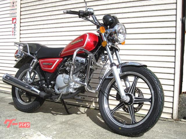 ＧＮ１２５−２Ｆ　２０１２年モデル　タイヤ前後新品　キャブ車　フロントバンパー　リアキャリア　スズキ純正キー２本　燃料計　シフトＩ