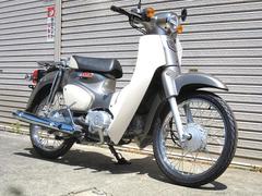 ホンダ　スーパーカブ５０　ＡＡ０９　２０１８年モデル　日本生産熊本モデル　ノーマル車　タイや前後新品　ホンダ純正キー２本　シルバーメタリッ
