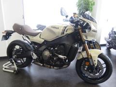 ヤマハ　ＸＳＲ９００　日本限定車カラー　フロントカウル　　エンジンガード・サドプロテクター