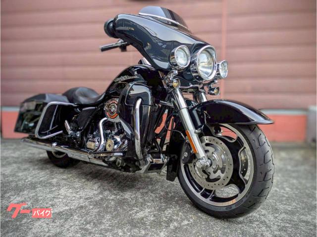 ＦＬＨＸ　ストリートグライド１０３　ロワーフェアリング　フォグライト　カスタムグリップ　サドルバッグガード