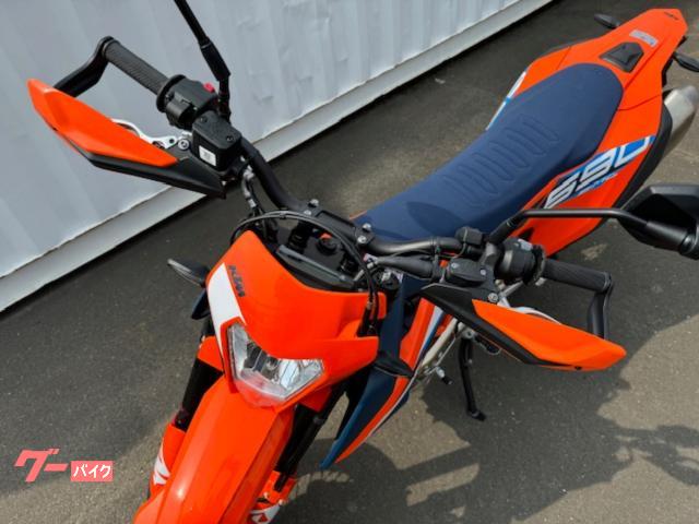 KTM 690SMC R 2024model — миниатюра 2