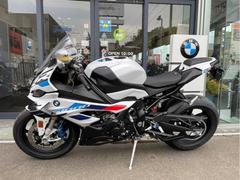 ＢＭＷ　Ｓ１０００ＲＲ　２０２４　ライトホワイト／Ｍモータースポーツカラー　Ｍパッケージ　Ｍ鍛造ホイール仕様