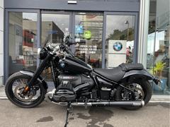ＢＭＷ　Ｒ１８　デザインパッケージブラック　純正Ａｋｒａｐｏｖｉｃブラックマフラー　社外ブラックヘッドカバーガード　サイドバッグホルダー付