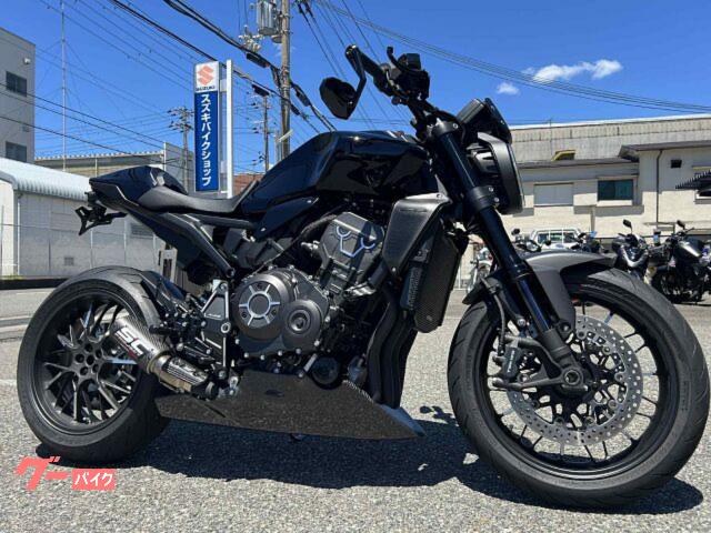 ホンダ　ＣＢ１０００Ｒ　ブラックエディション　ＳＣマフラー　ベビーフェイスバックステップ　ラジエターガード　バーエンドミラー