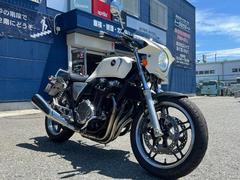 ホンダ　ＣＢ１１００　エンジンガード　グリップヒーター　ＵＳＢ電源　ＥＴＣ　ビキニカウル