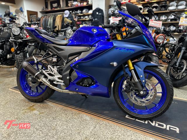 ＹＺＦ−Ｒ１５　２０２２　インド仕様Ｖｅｒ４　クイックシフター標準　スリップオンマフラー　スクリーン　メットホルダー　３年保証付